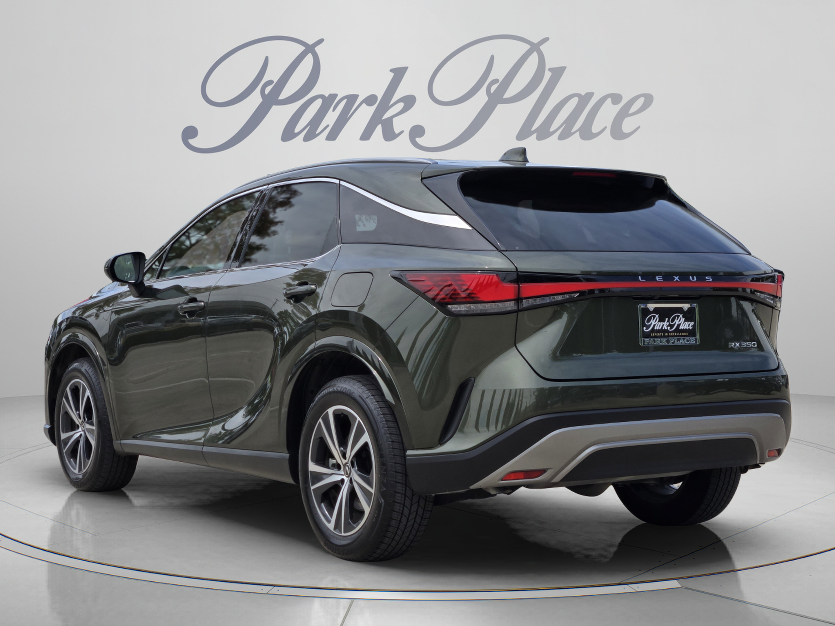 Used 2025 Lexus RX 350 Premium w/ Accessory Package (Z1) FWD image 3