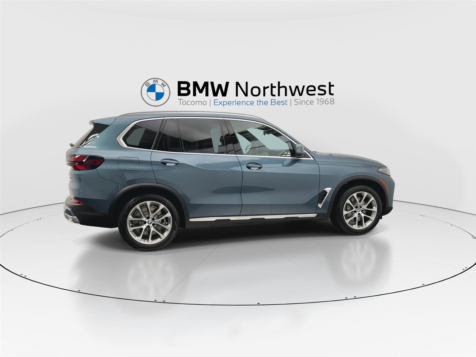 New 2026 BMW X5 xDrive50e w/ Climate Comfort Package image 4
