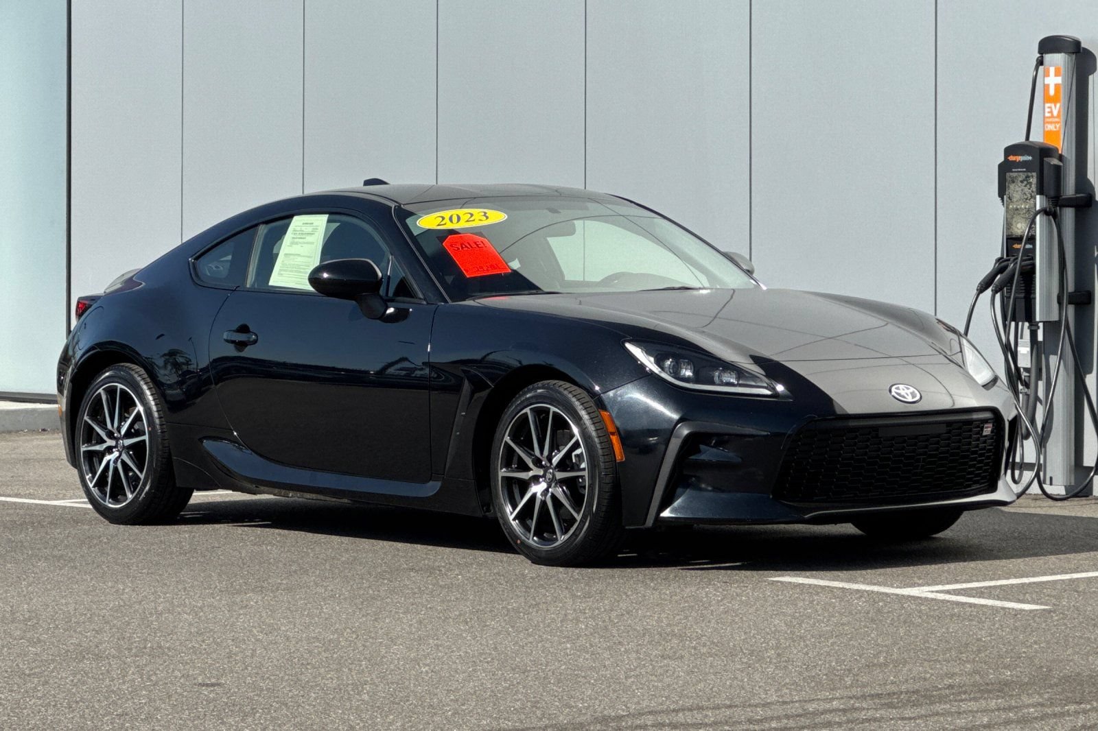 Used 2023 Toyota GR86 RWD image 7