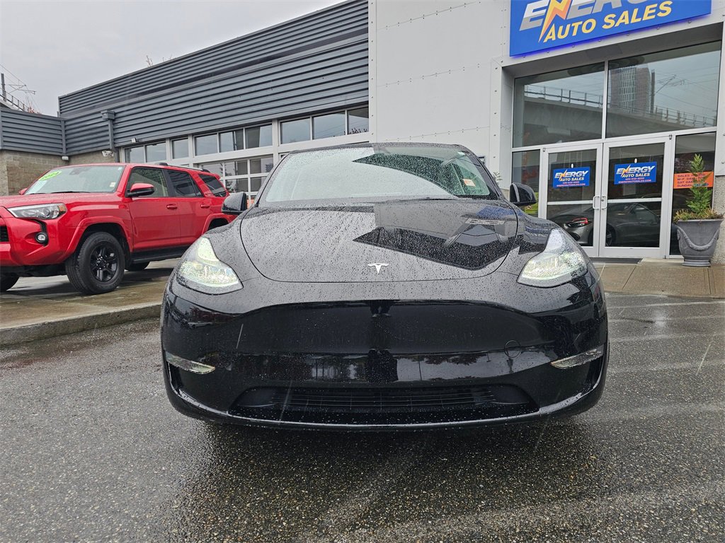 Used 2025 Tesla Model Y Long Range image 3