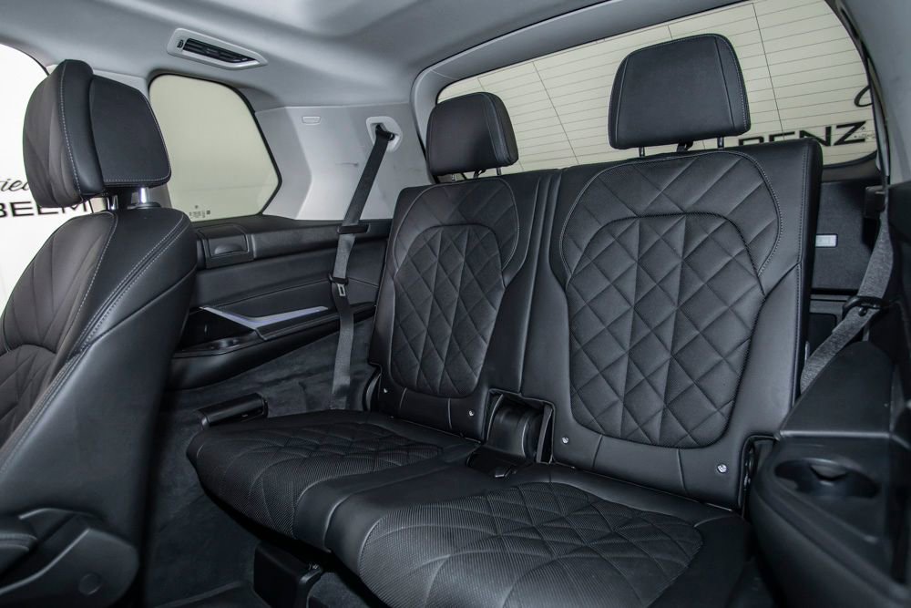 Used 2024 BMW X7 xDrive40i w/ Parking Assistance Package image 34