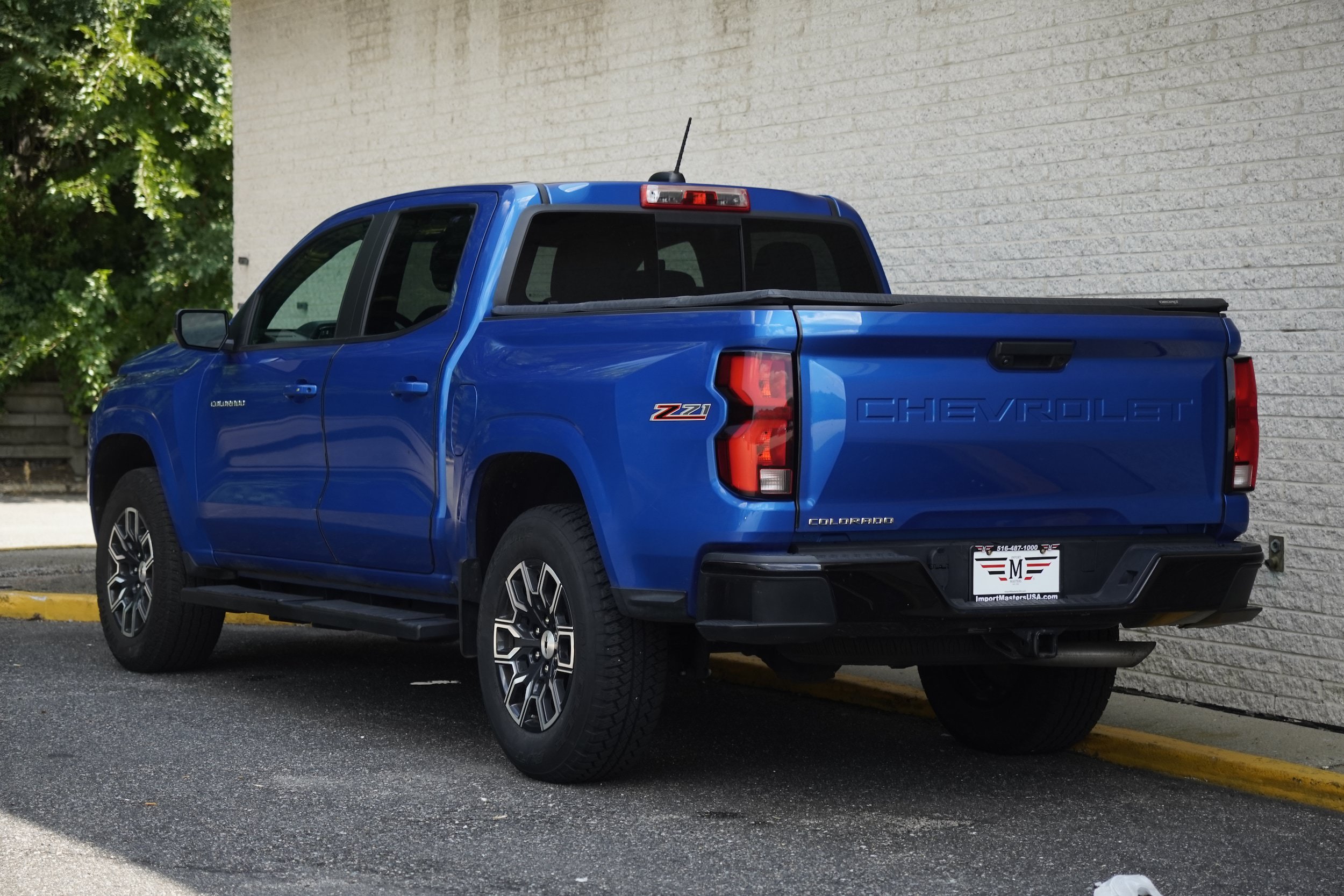 Used 2023 Chevrolet Colorado Z71 w/ Z71 Convenience Package 2 AWD/4WD image 5