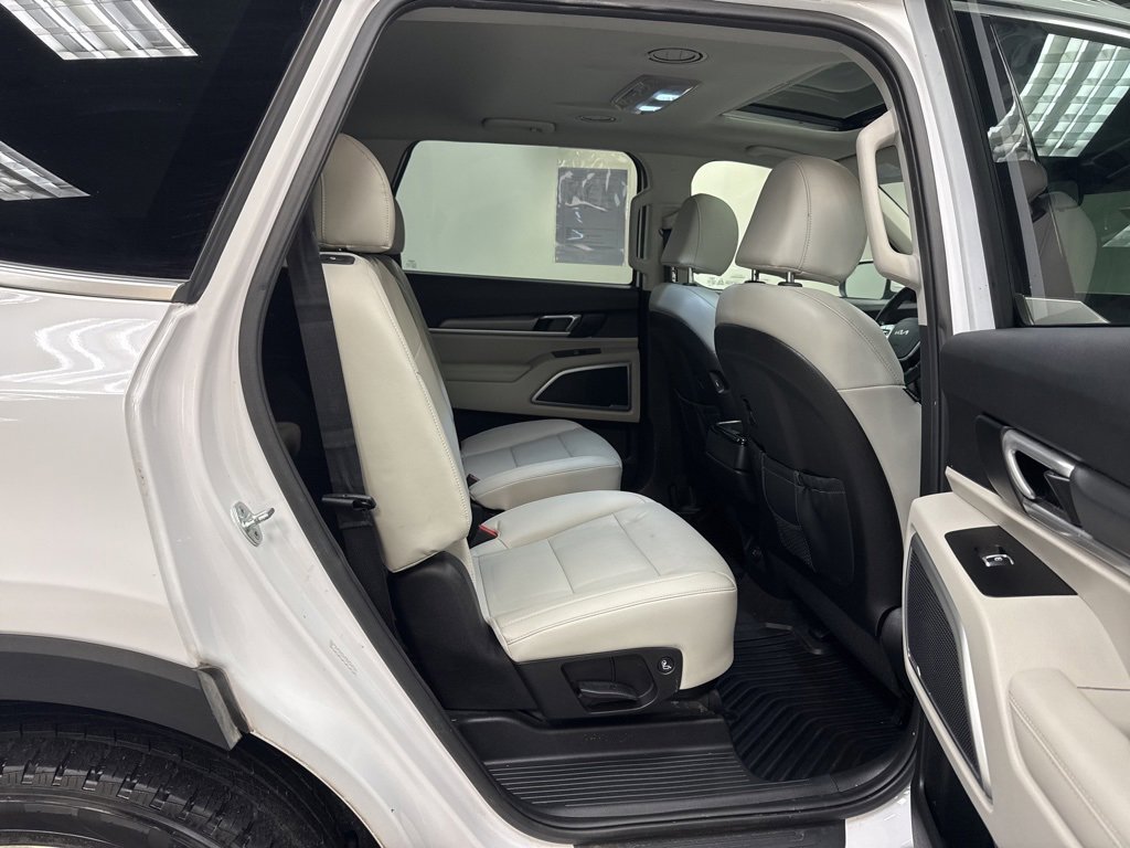Used 2022 Kia Telluride S image 14