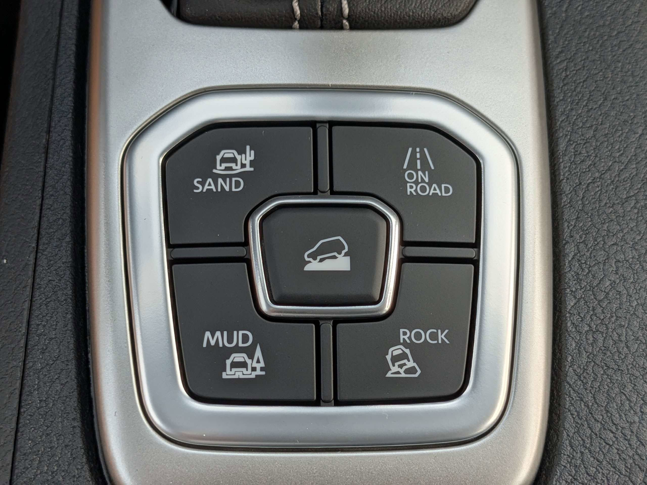 New 2026 Nissan Frontier SV w/ SV Convenience Package AWD/4WD image 19