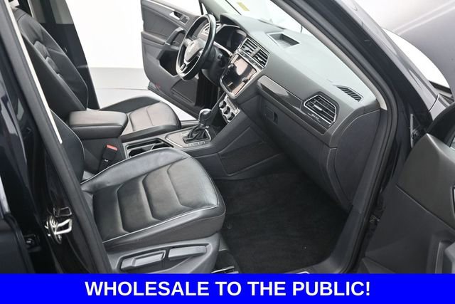 Used 2018 Volkswagen Tiguan SEL Premium FWD image 16