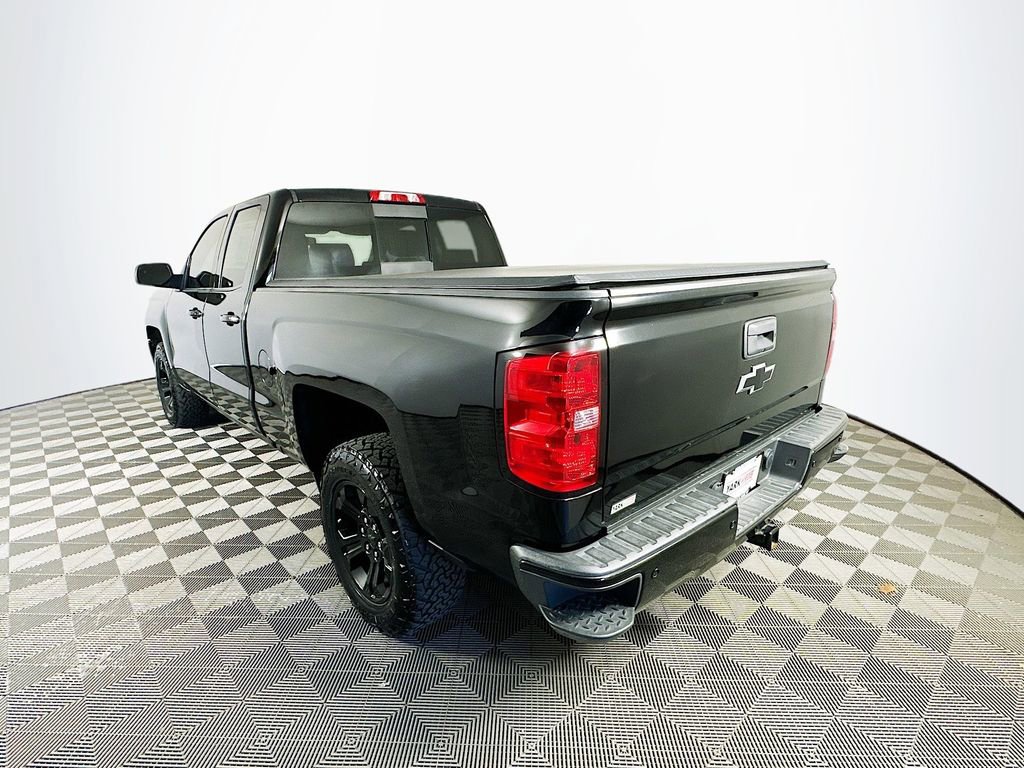 Used 2018 Chevrolet Silverado 1500 LT w/ Midnight Edition AWD/4WD image 9