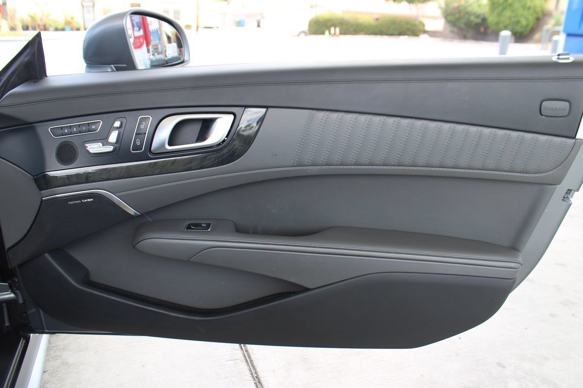 Used 2017 Mercedes-Benz SL 550 image 46