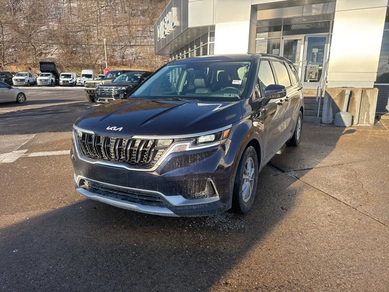 Used 2024 Kia Carnival LX image 3