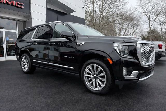 Used 2023 GMC Yukon XL Denali w/ Denali Reserve Package image 6
