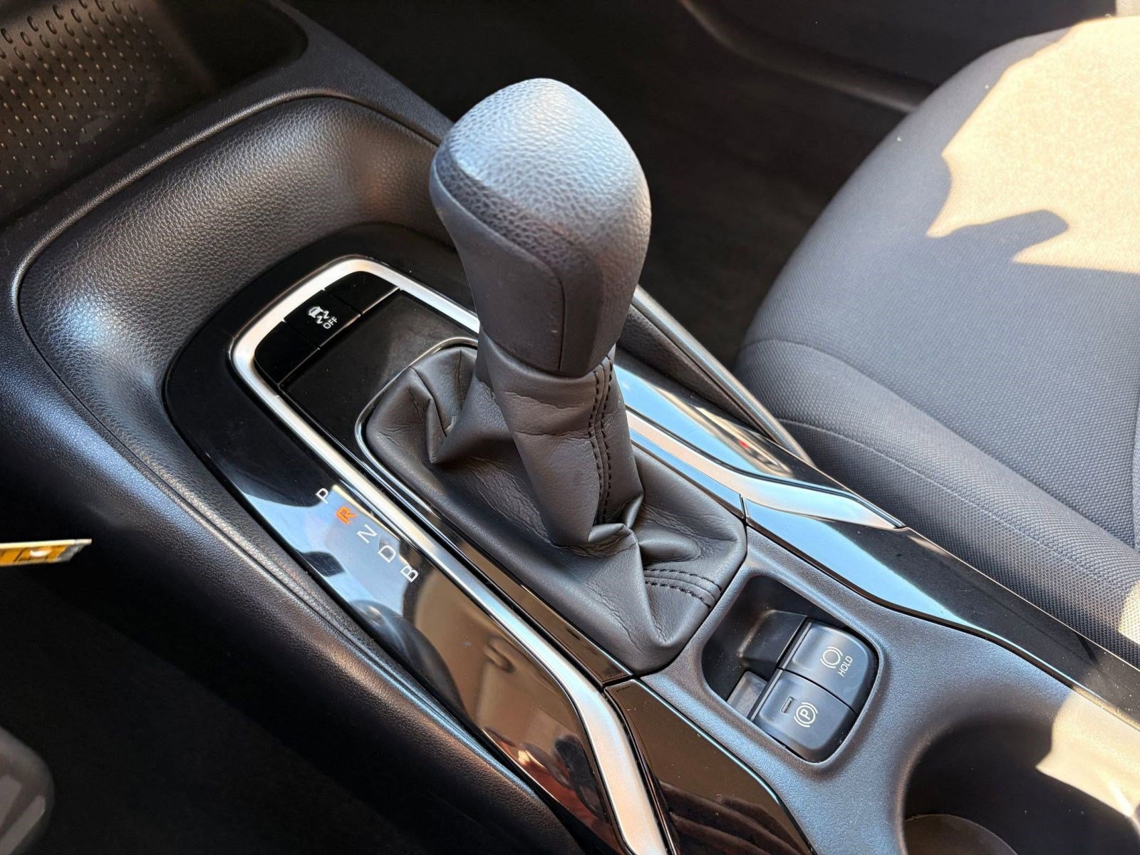 Used 2020 Toyota Corolla LE image 18