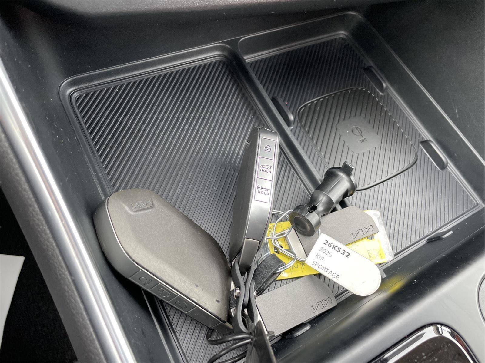 Used 2025 Kia Carnival SX Prestige image 36