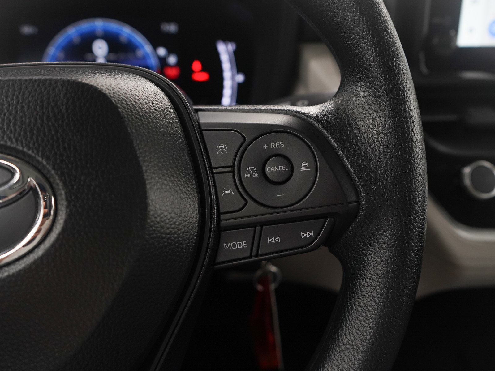 Used 2026 Toyota Corolla Cross L image 24