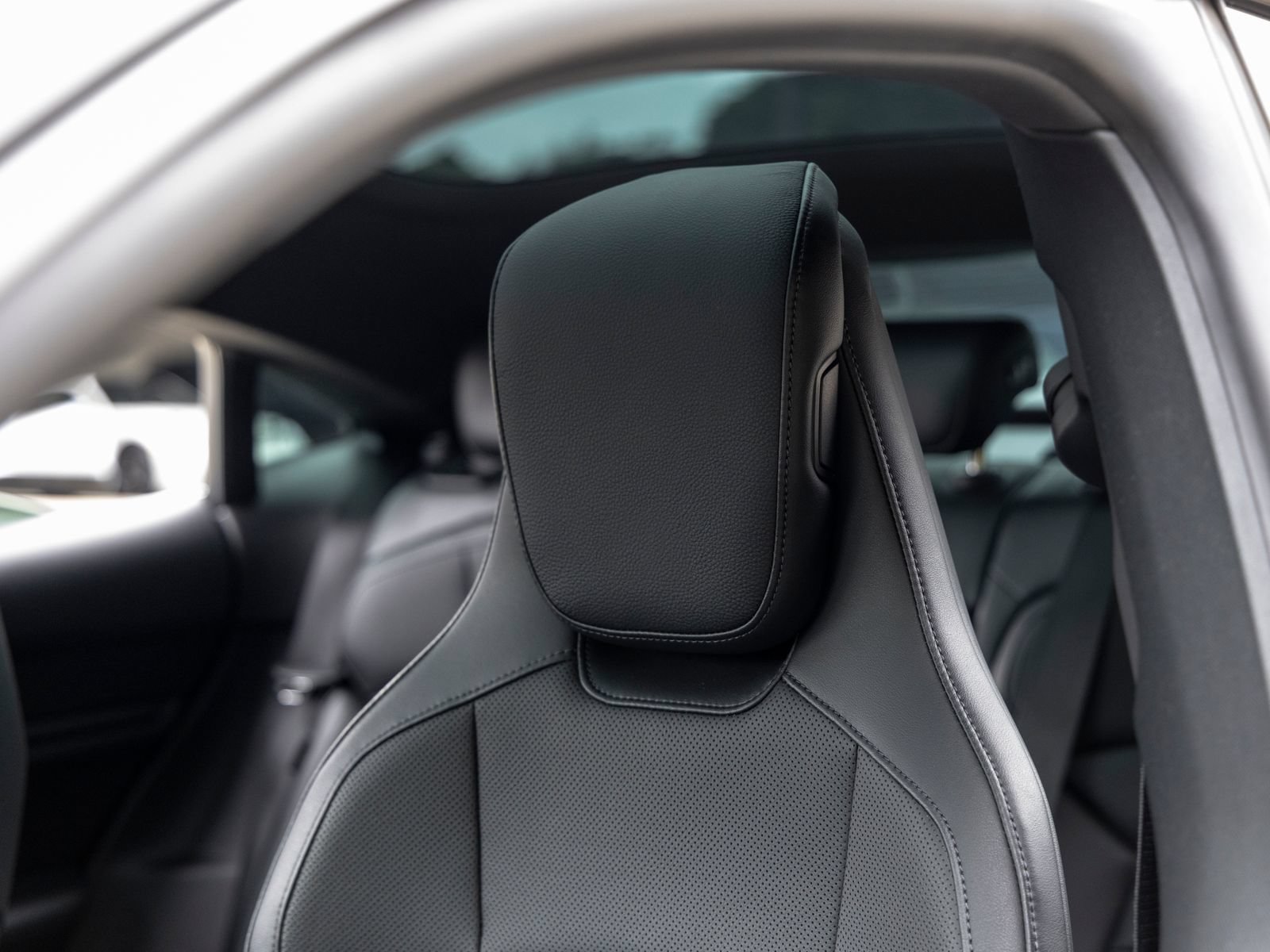 Certified 2023 Porsche Taycan w/ Premium Package RWD image 26