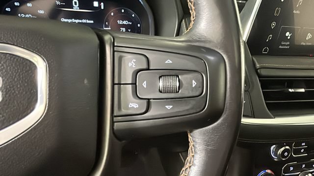 Used 2022 GMC Yukon XL AT4 AWD/4WD image 16