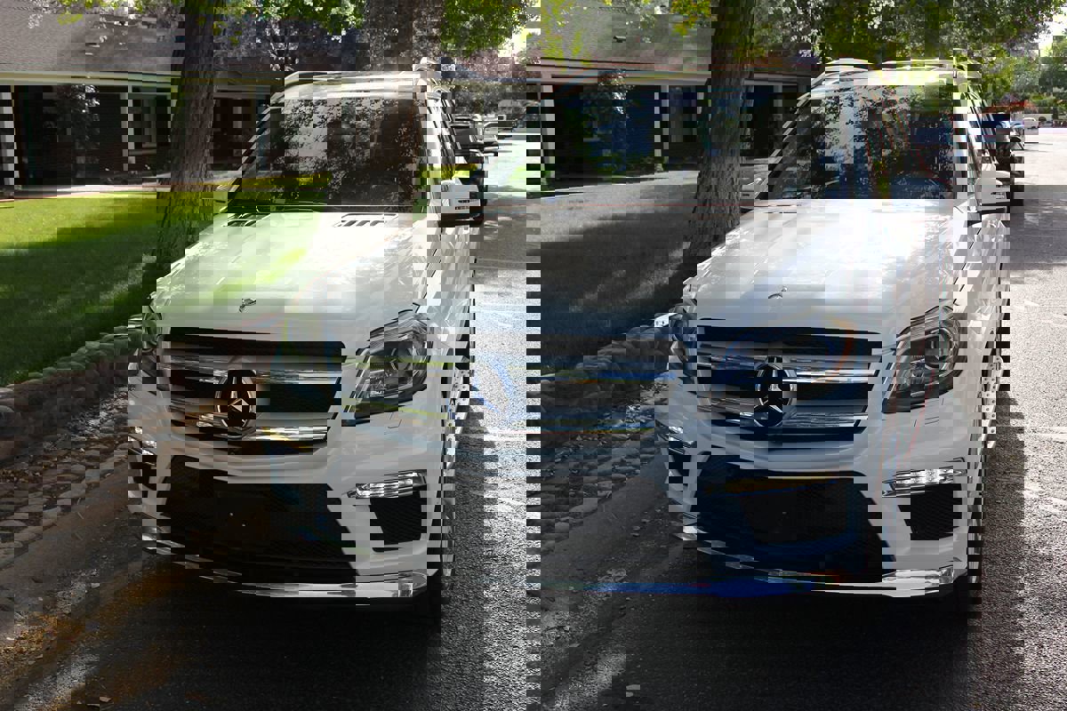 Used 2015 Mercedes-Benz GL 550 4MATIC image 48