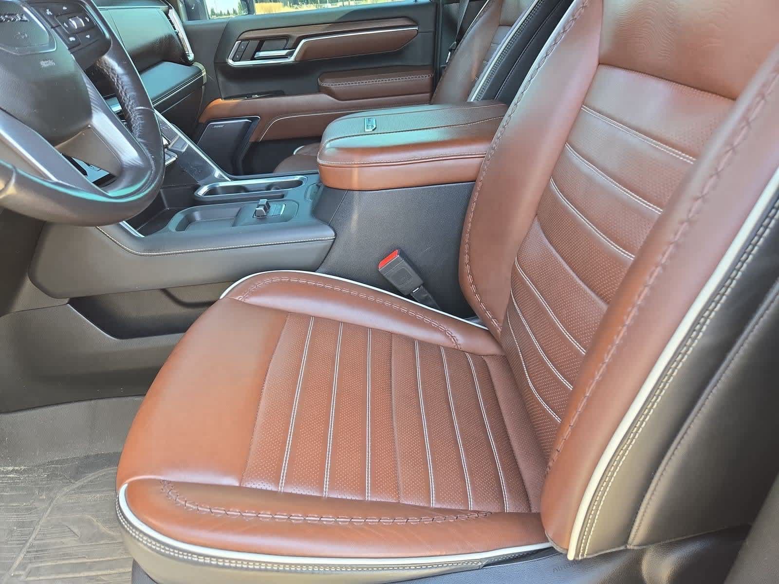 Used 2024 GMC Sierra 3500 Denali Ultimate AWD/4WD image 15