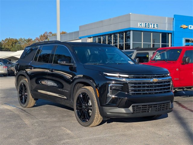 New 2026 Chevrolet Traverse LT w/ Driver Confidence Package image 2