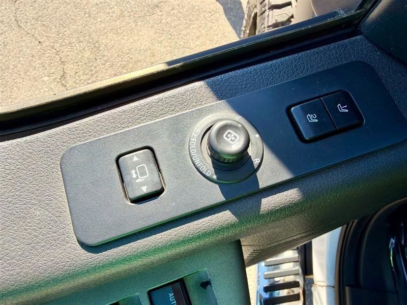 Used 2011 Ford F350 Lariat w/ Lariat Ultimate Pkg AWD/4WD image 26