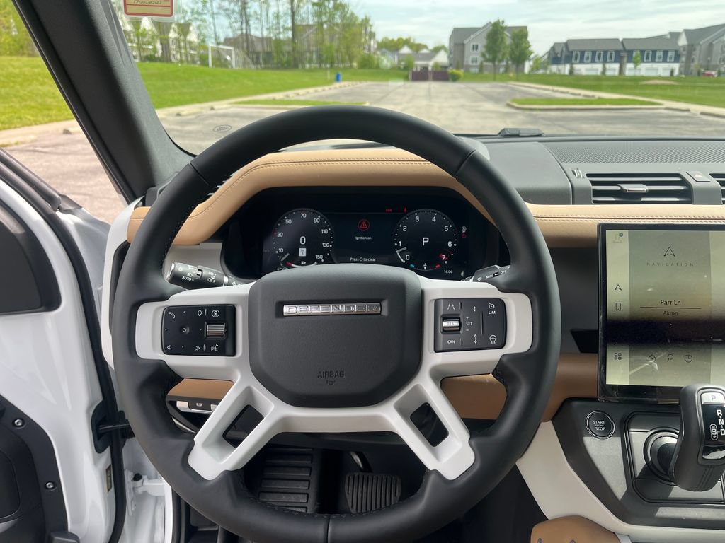 New 2026 Land Rover Defender 130 X-Dynamic SE AWD/4WD image 14