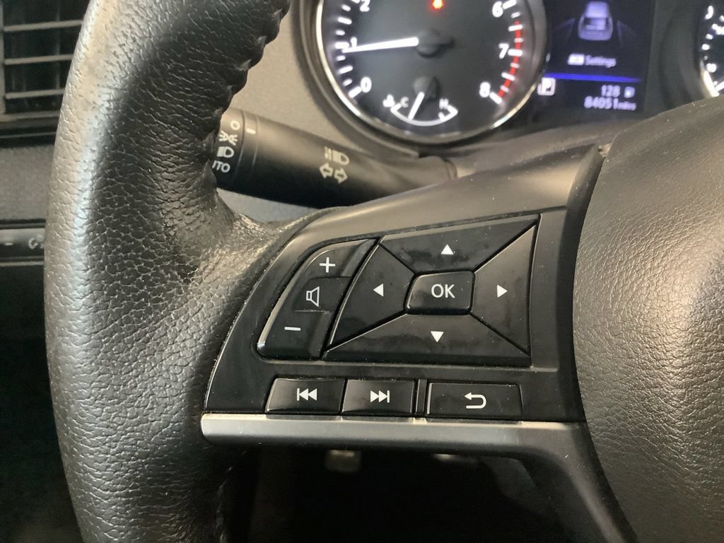 Used 2020 Nissan Rogue SV AWD/4WD image 17