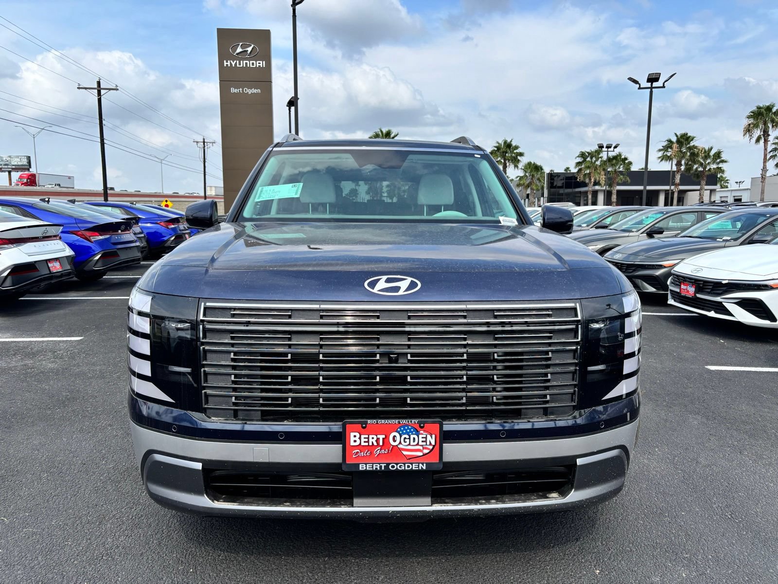 New 2026 Hyundai Palisade SEL FWD image 2