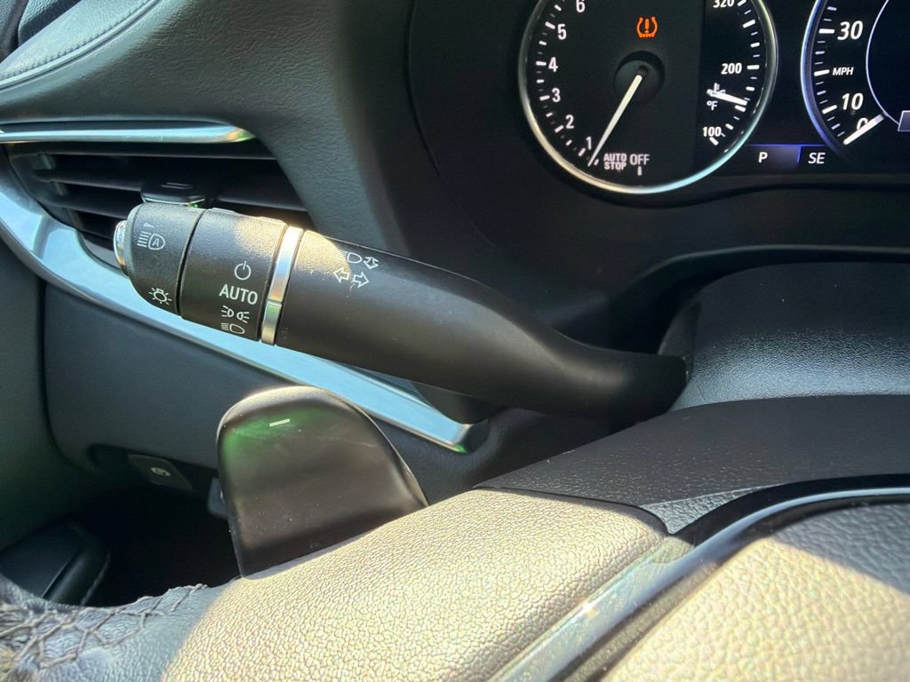 Used 2022 Buick Enclave Avenir w/ Avenir Technology Package FWD image 29