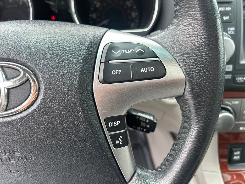 Used 2012 Toyota Highlander Limited w/ Tow Pkg AWD/4WD image 25