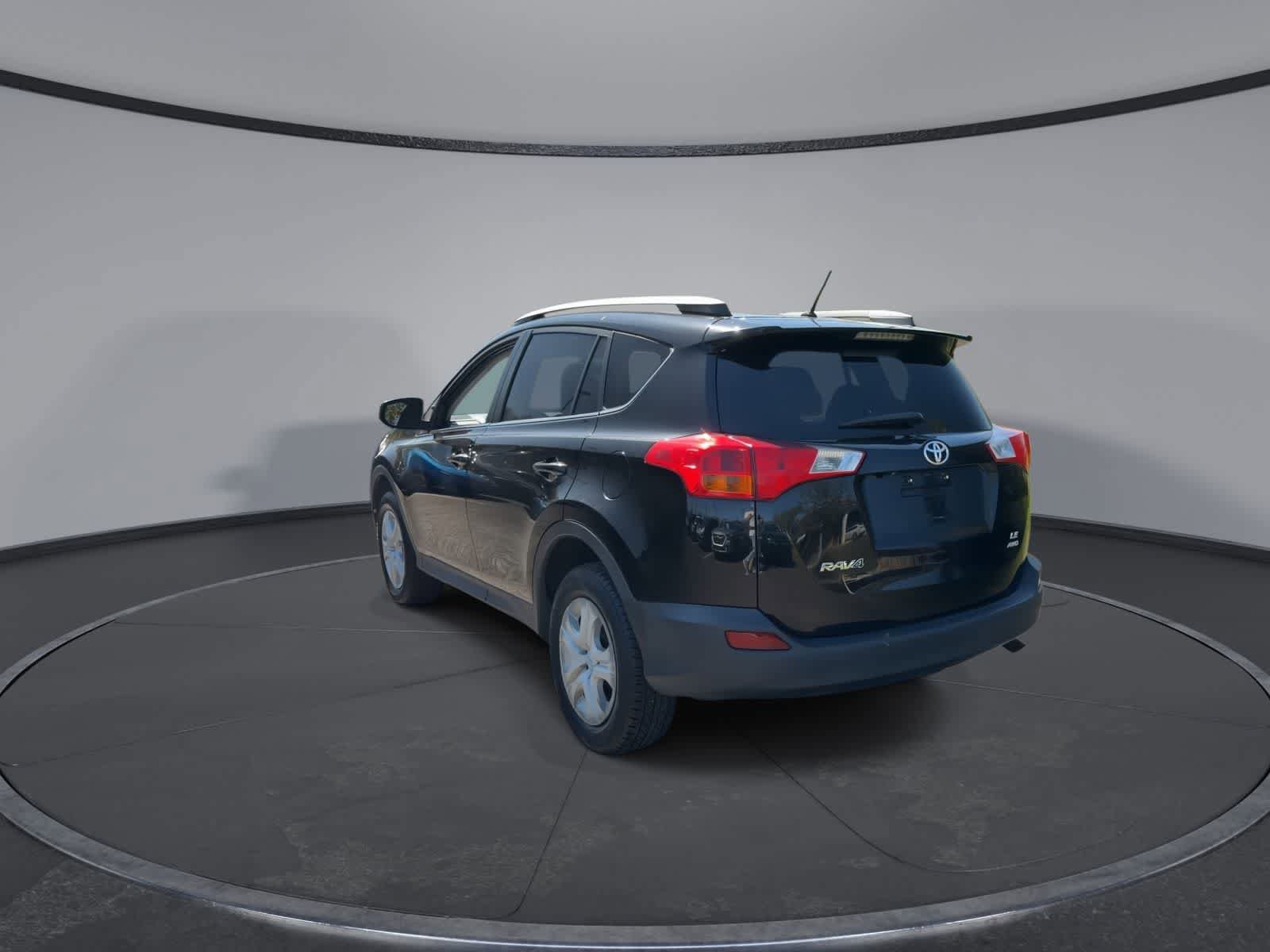 Used 2015 Toyota RAV4 LE AWD/4WD image 6