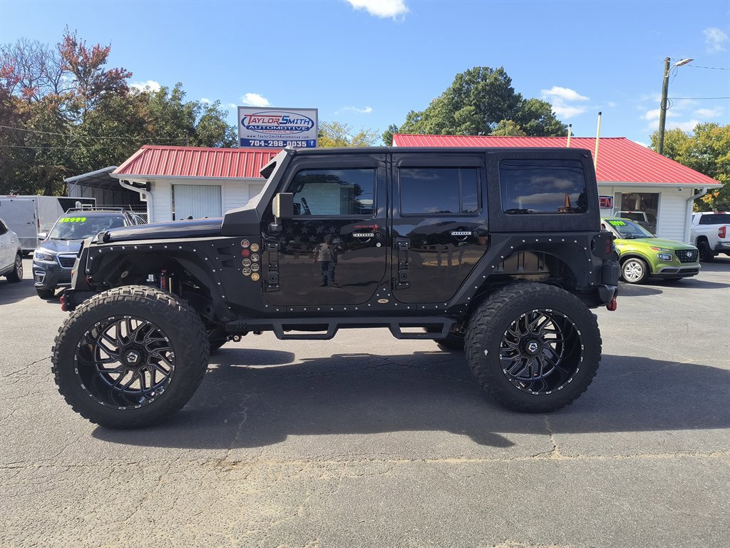 Used 2018 Jeep Wrangler Unlimited Sahara image 2