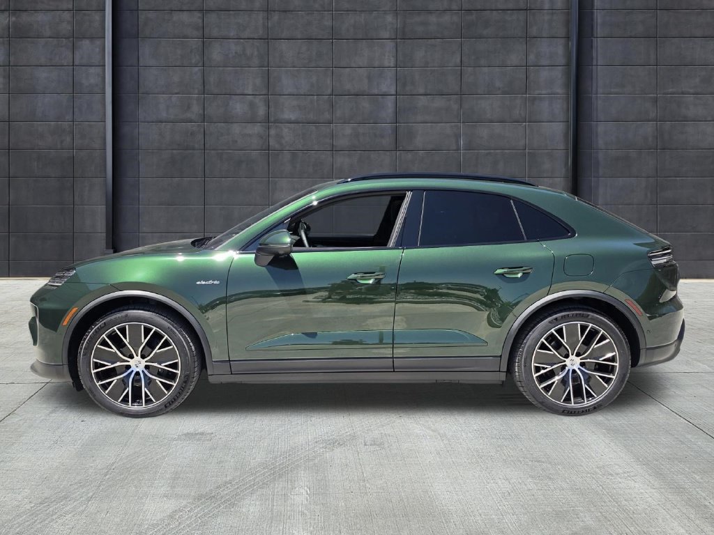 New 2026 Porsche Macan Electric RWD image 2