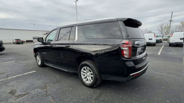 Used 2023 Chevrolet Suburban LT RWD image 6
