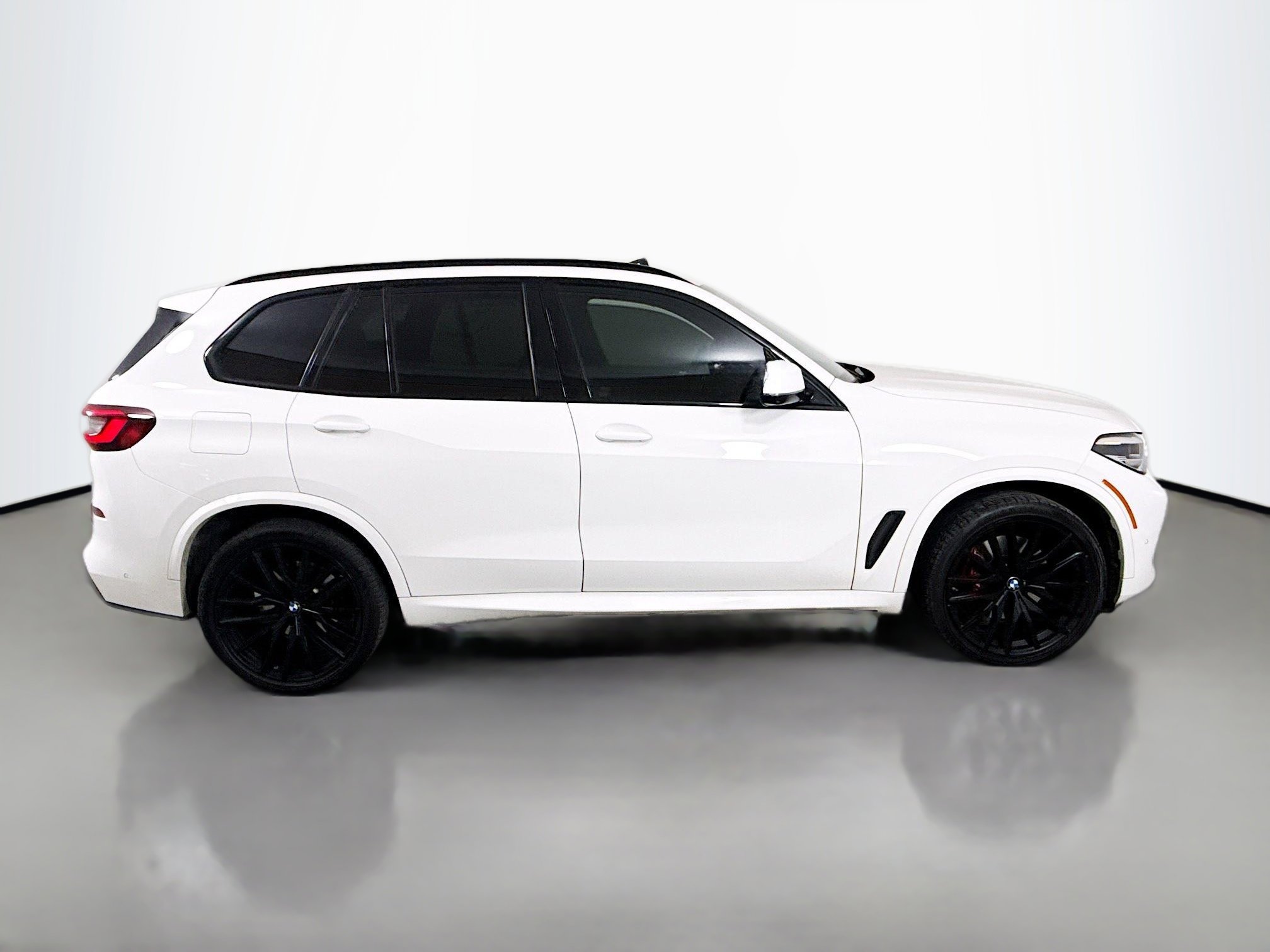 Used 2023 BMW X5 xDrive40i w/ M Sport Package image 8