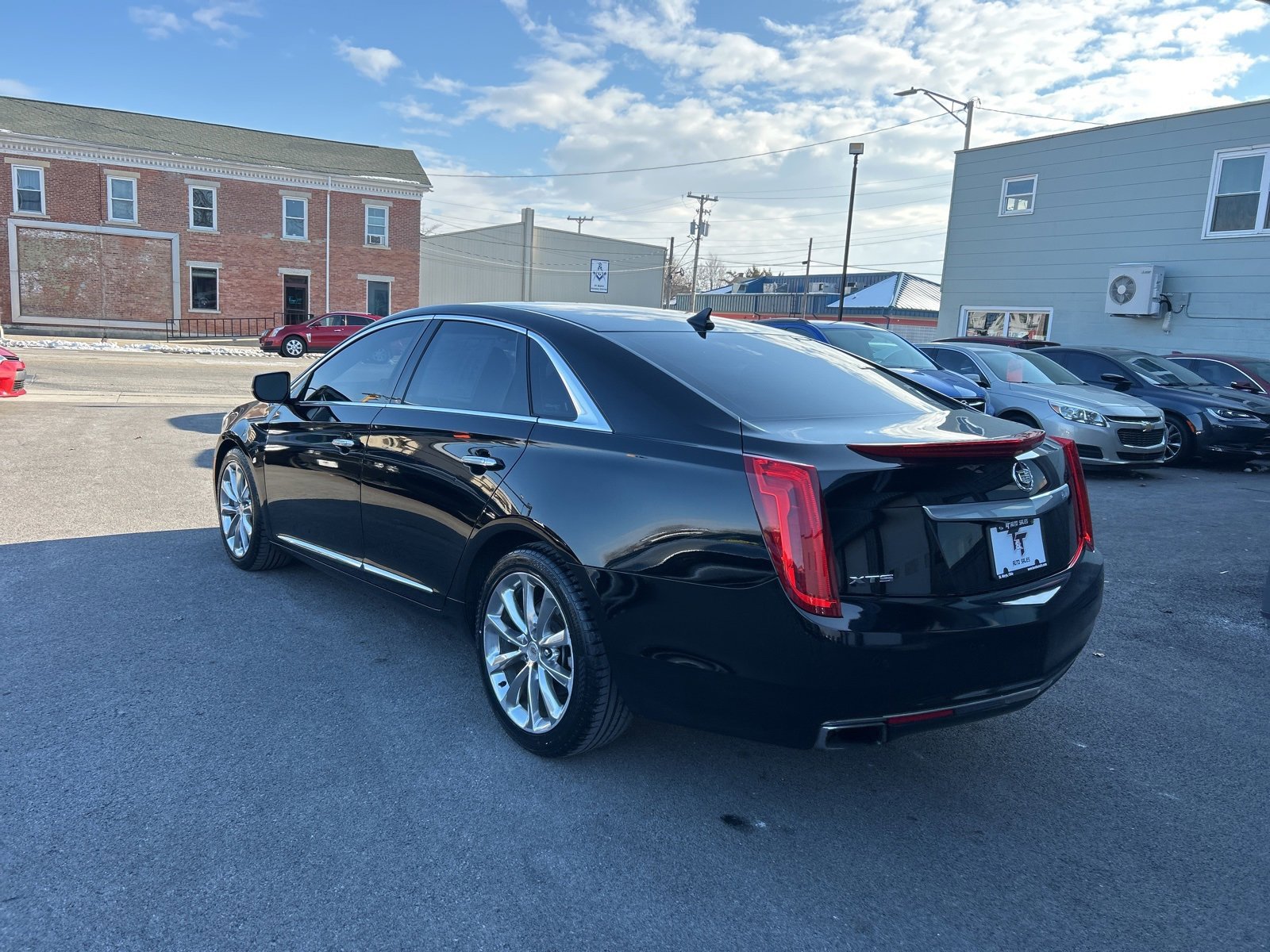 Used 2013 Cadillac XTS Premium image 3