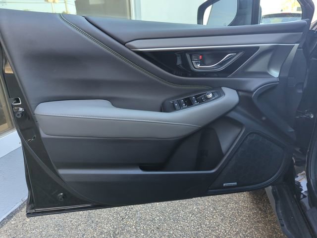 Used 2025 Subaru Outback Onyx Edition image 13