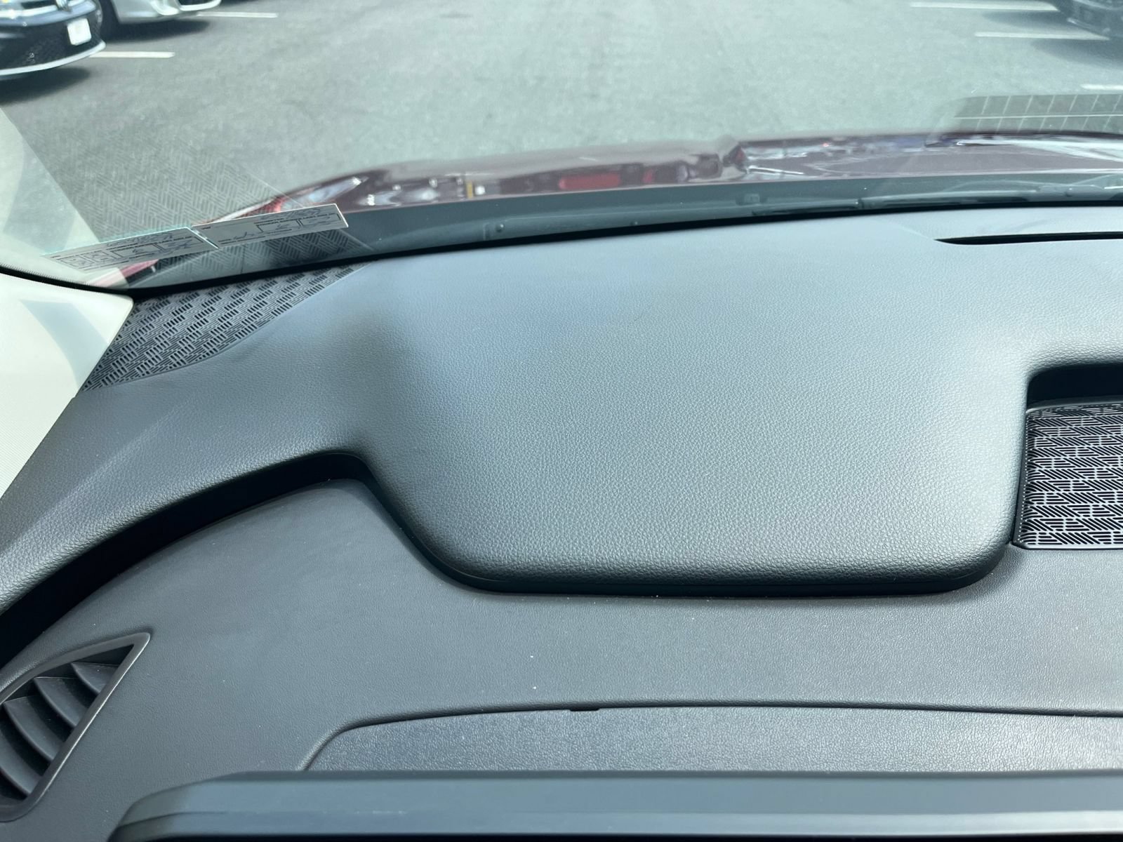Used 2026 Kia Carnival FWD image 36
