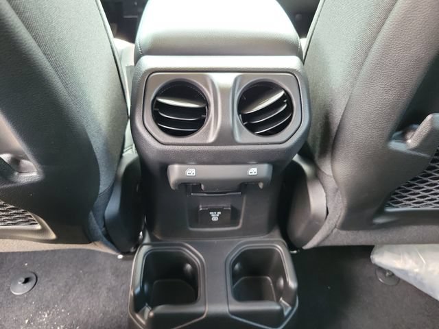 New 2026 Jeep Wrangler Unlimited Rubicon AWD/4WD image 9
