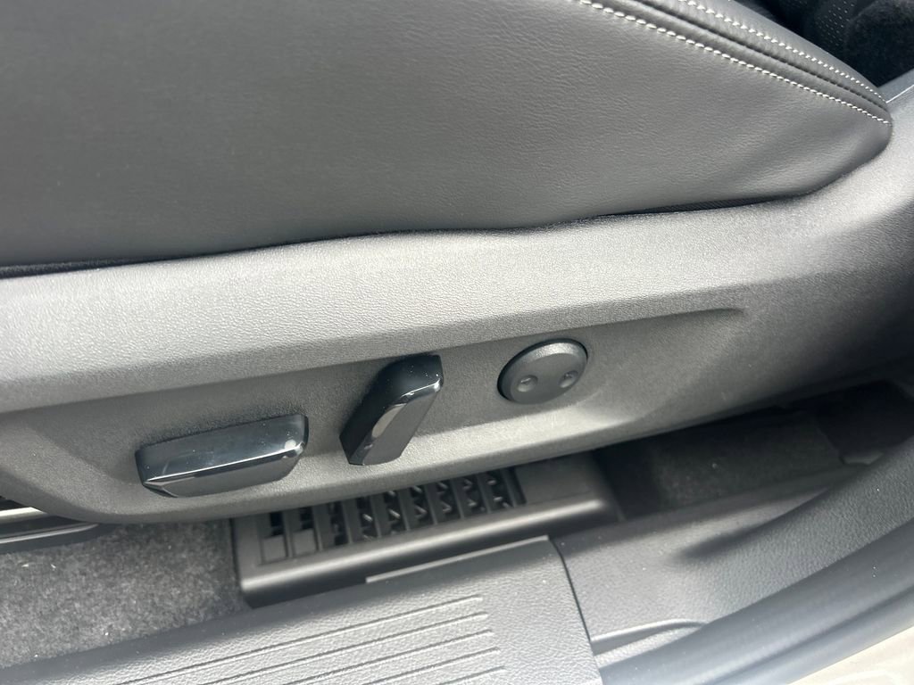 New 2026 Nissan Rogue Platinum image 17
