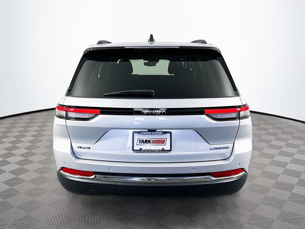 Certified 2023 Jeep Grand Cherokee Laredo w/ Luxury Tech Group I AWD/4WD image 10
