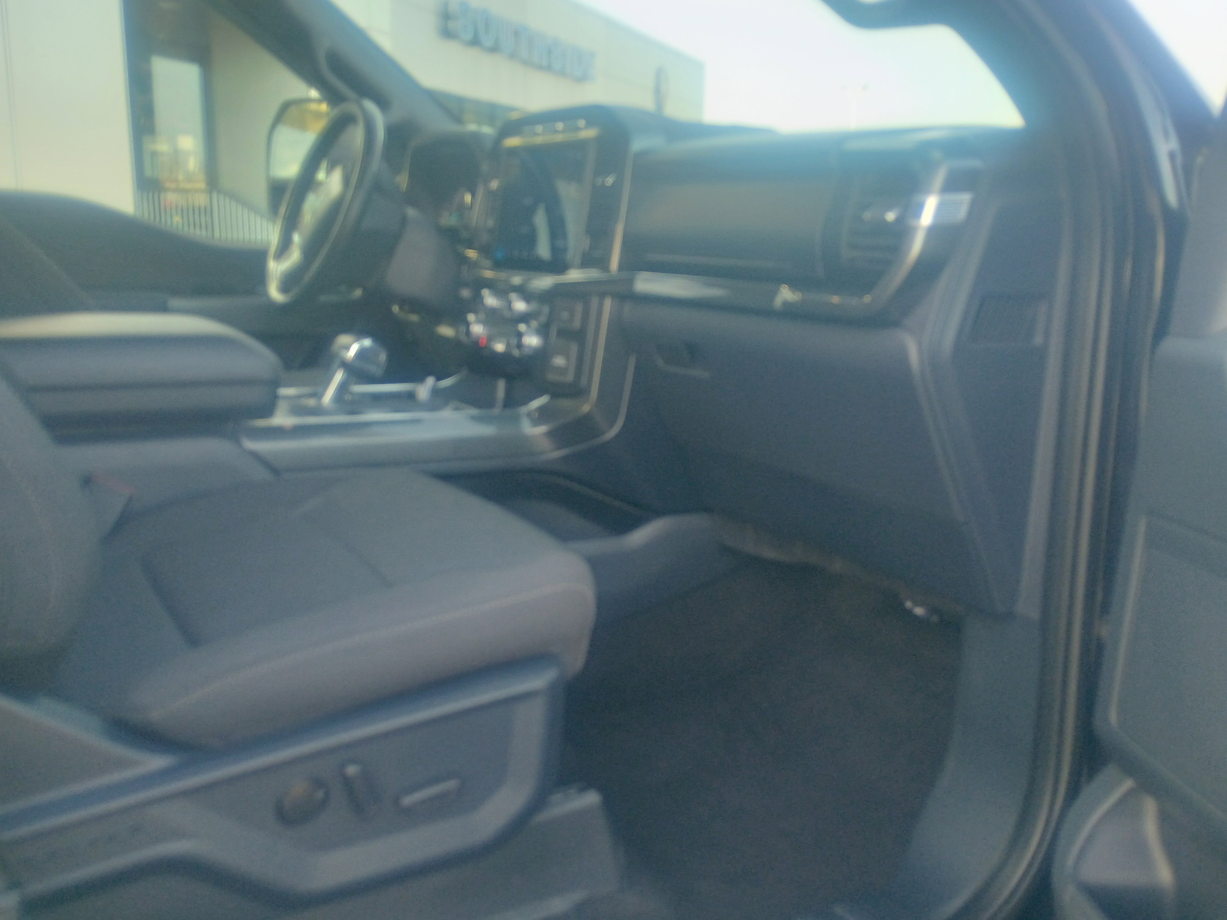 Certified 2022 Ford F150 XLT w/ Equipment Group 302A High image 17