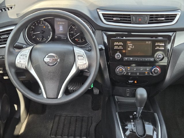 Used 2016 Nissan Rogue S w/ Appearance Package FWD image 25
