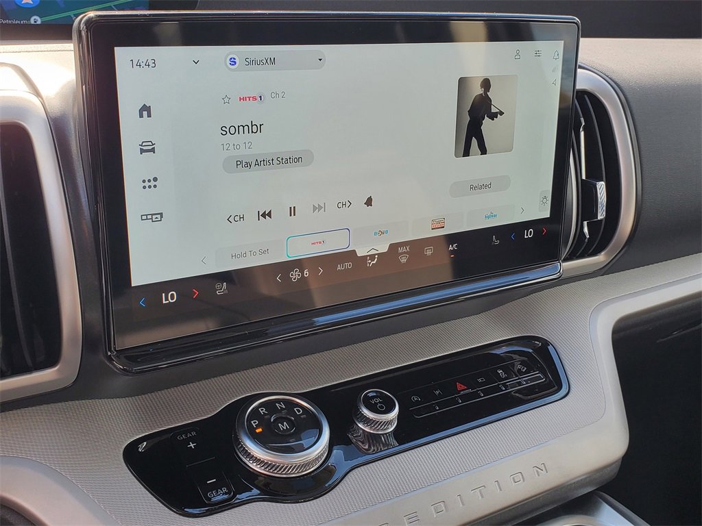 New 2025 Ford Expedition Active image 15