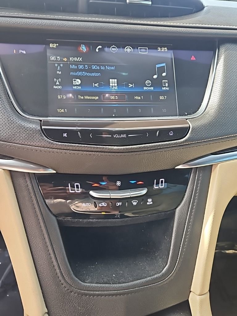 Used 2018 Cadillac XT5 FWD image 15