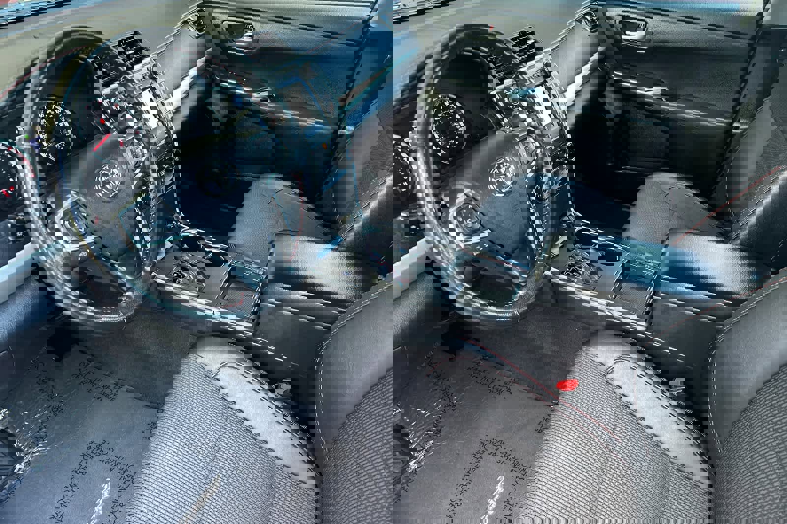 Used 2016 Toyota Camry SE FWD image 11