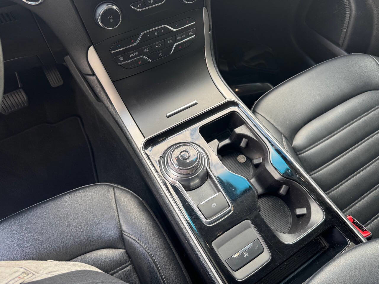 Used 2019 Ford Edge SEL w/ Equipment Group 201A image 16