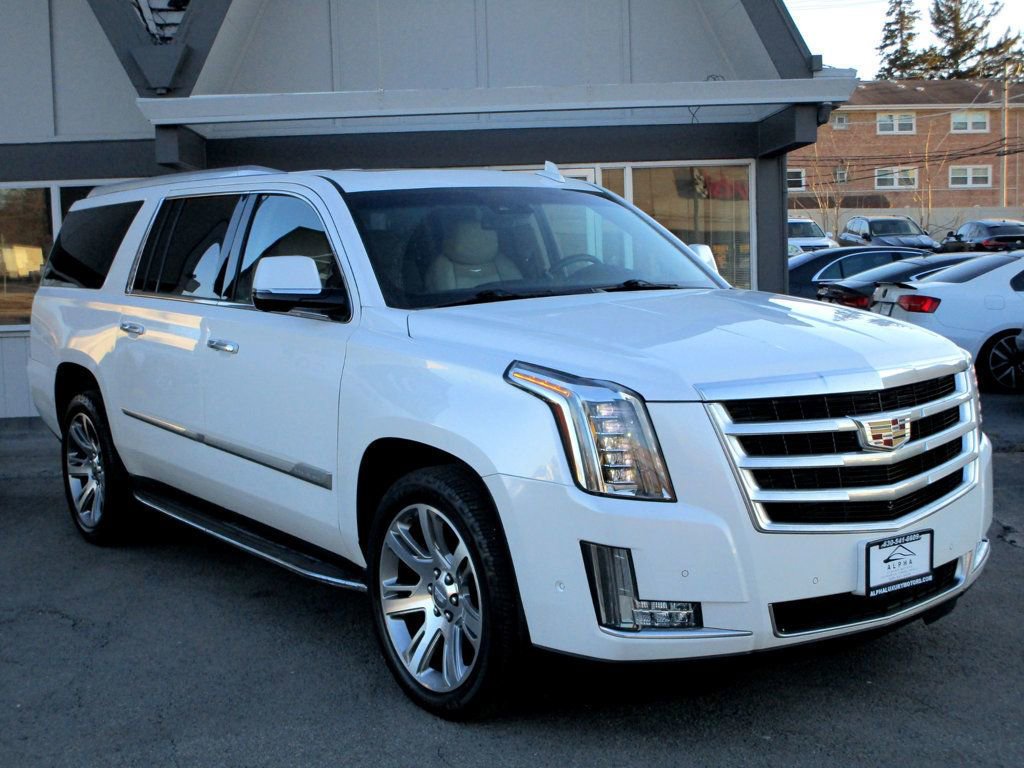 Used 2017 Cadillac Escalade ESV Luxury image 7