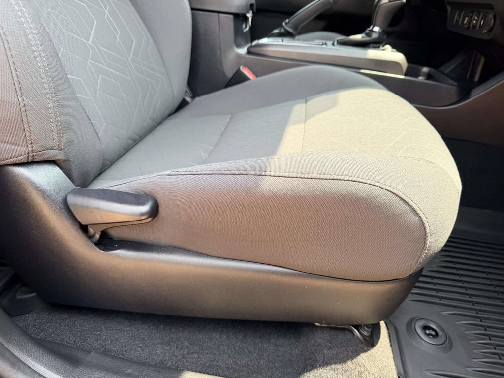 Certified 2019 Toyota Tacoma TRD Sport AWD/4WD image 12