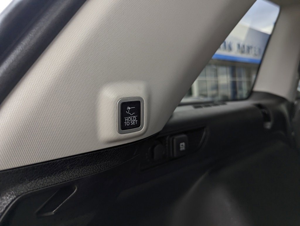 Used 2023 Jeep Grand Cherokee Limited image 28