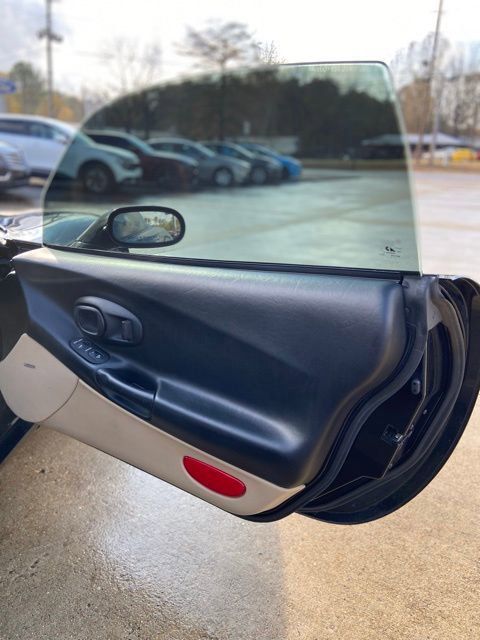 Used 2004 Chevrolet Corvette Convertible w/ Preferred Equipment Group image 17