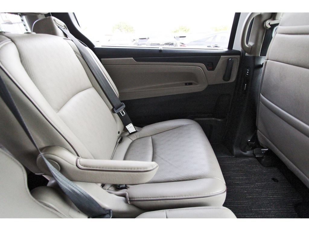 Used 2023 Honda Odyssey Elite image 12