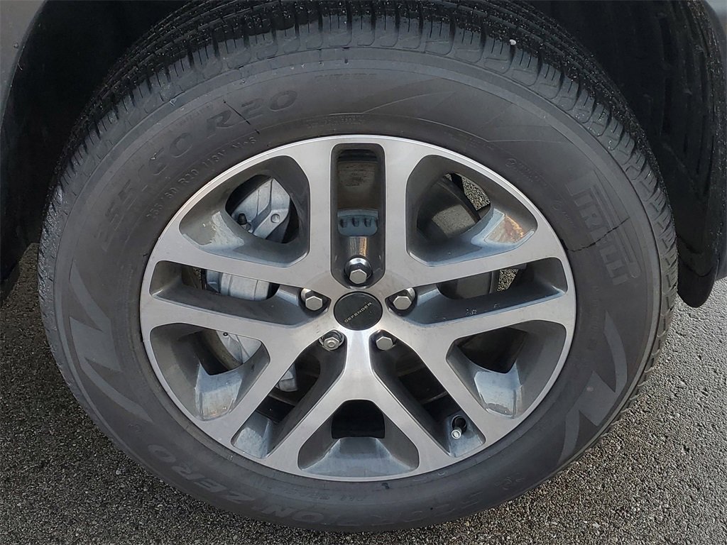 New 2026 Land Rover Defender 110 S image 5